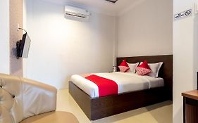 Oyo 1371 Carofin Residence